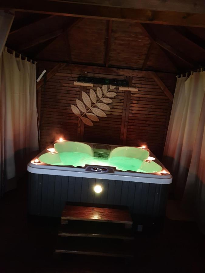 Saint-Martin-Saint-Firmin La Chaumiere B&B 외부 사진