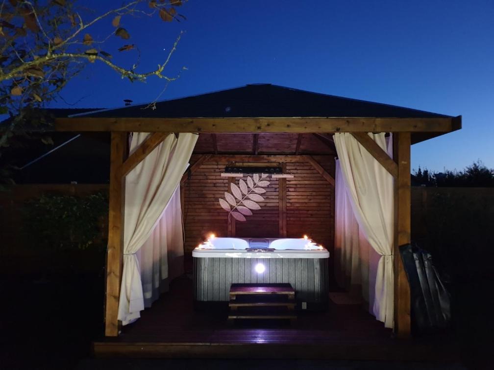Saint-Martin-Saint-Firmin La Chaumiere B&B 외부 사진