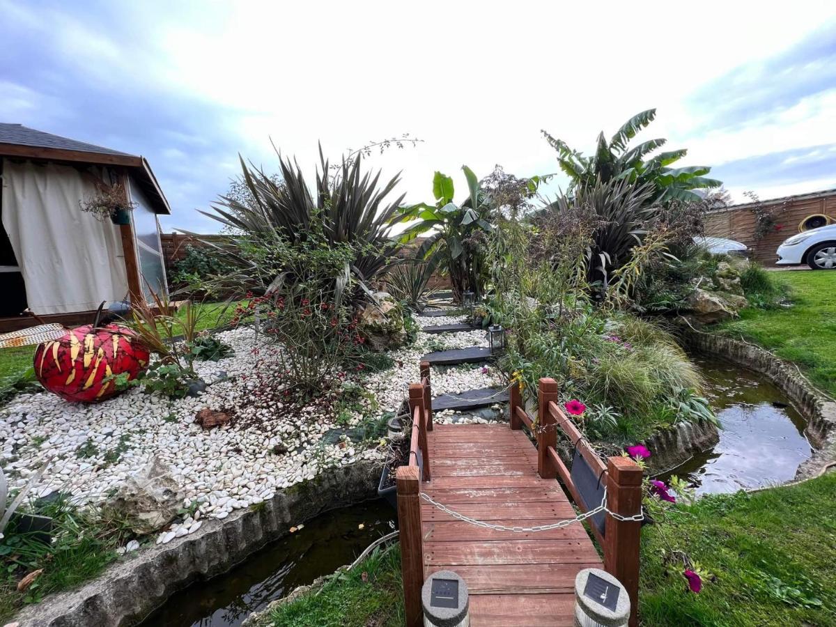 Saint-Martin-Saint-Firmin La Chaumiere B&B 외부 사진